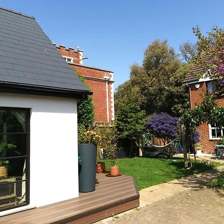 Hastings Casita, 'Little House' Self Contained Garden Lodge, Close To Town And Seafront Екстериор снимка
